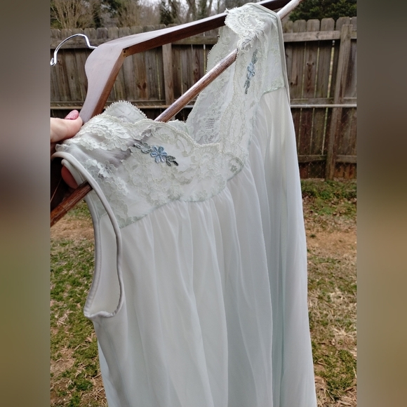 Vintage baby blue Babydoll Nightie and robe